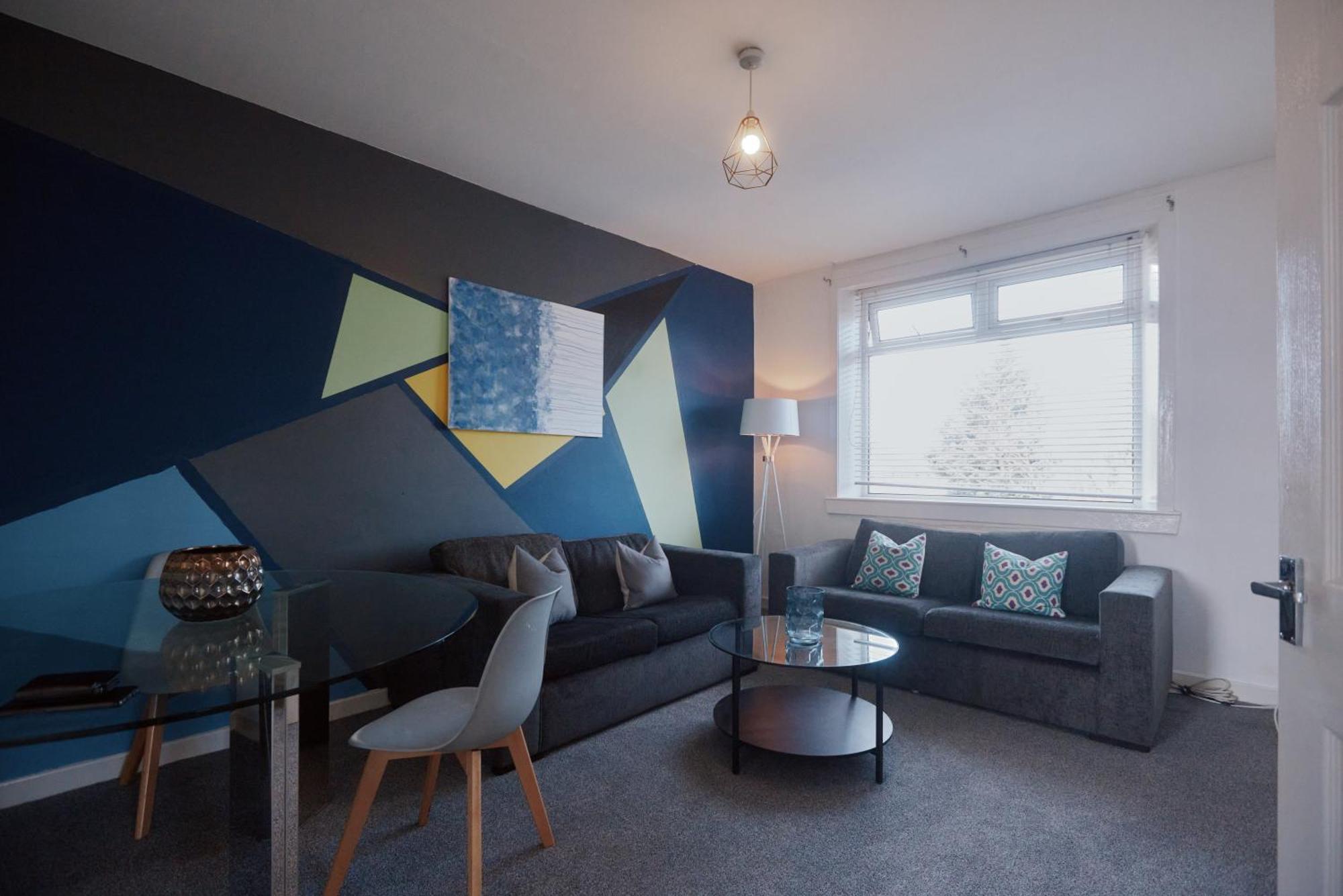 Modern And Vibrantly Designed Apartment Motherwell Kültér fotó